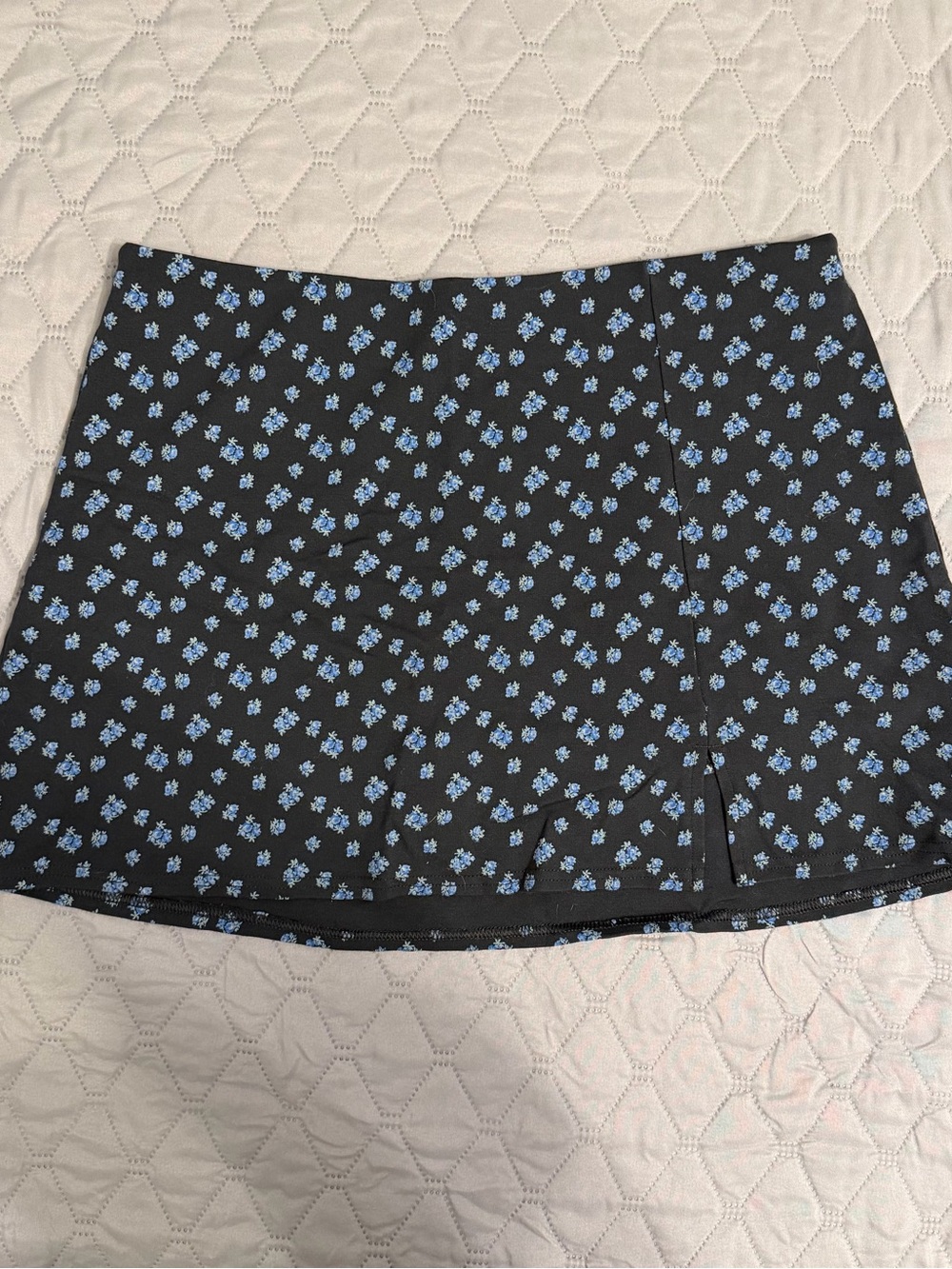 American Eagle Black Skater Mini Skort with Blue Floral Print - Size M